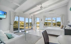 Driftwood Resort On The Ocean
